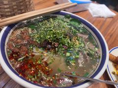 -云阿蛮云南生烫牛肉米线(奉贤路店)