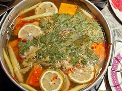 -禄婶鸡煲·打边炉