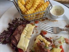 -Bully Hayes Restaurant & Bar