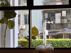 -Café Monson
