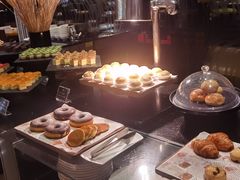 -上海西藏大厦万怡自助餐厅(徐汇店)