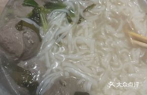 Beef tendon rice noodle rolls