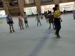 -冠军冰场(环球中心店)