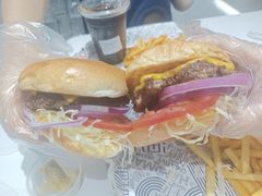 -TRIPS BURGER(大钟寺店)