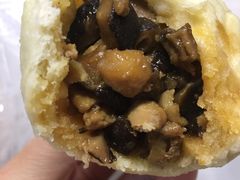 麻辣香菇鸡丁包-老陶包子铺(南大西南村店)