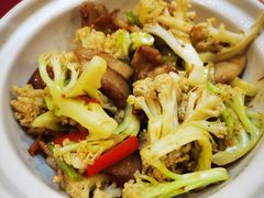 有机菜花炒五花肉饭-宜宾海鲜酒家·三十年老字号