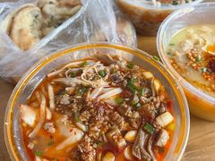 -巍山𤆵肉饵丝