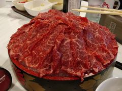 安格斯牛肉-鲜入围煮花胶鸡海鲜火锅