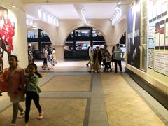 -王府井奥莱临潼小镇(临潼店)