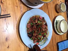 -老滇山寨•云南特色菜•地方菜•民族风情歌舞表演(金碧店)