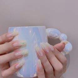 -花岐款式专研健康美甲沙龙