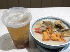金牌荔湾艇仔粥-华辉拉肠(宝华店)