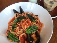 -ROAST coffee & eatery