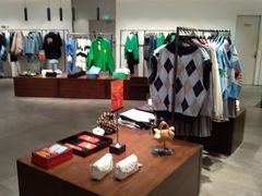 -URBAN REVIVO(高德置地广场·春广场店)