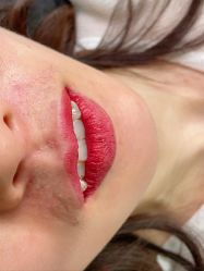 -一个差评成就的纹眉店