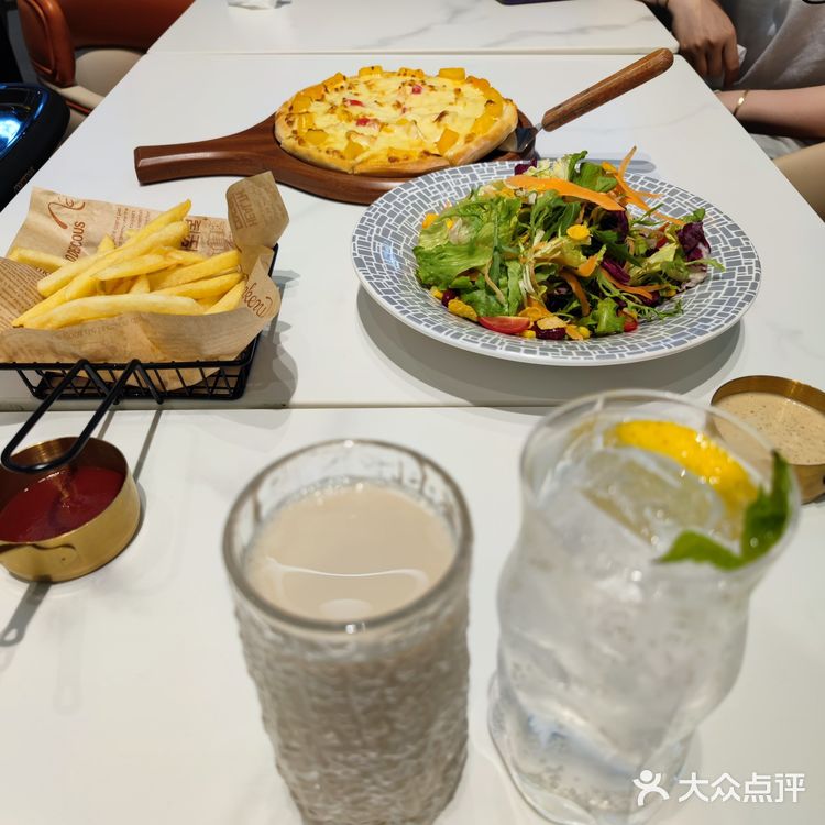 商场里的亲子餐厅|包间生日会 换装 模拟超市 滑梯等🥳