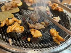 -围炉肉舍•炭烤活鳗•丹东海鲜烤肉(步行街店)