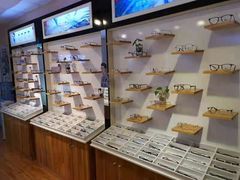 -MiRi眼镜·蔡司·星趣控·尼康控优点视觉合作店(南京东路店)