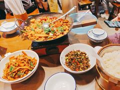 -富正毅三下锅·湘西韵味(天门山索道店)