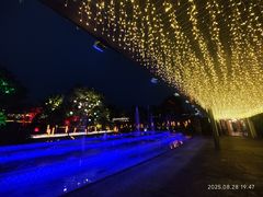 -茅草房·河畔园林火锅