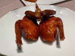 脆皮乳鸽-荣轩(新荣记环球金融中心店)