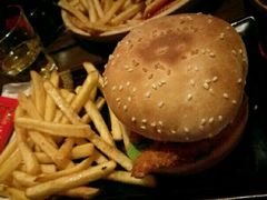 -Helens海伦司小酒馆(津湾广场店)