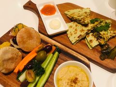经典阿拉伯风味三角豆泥酱盘-新元素(蓝色港湾店)