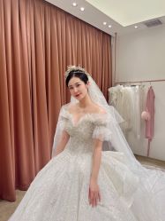 -派丽莫Pellimo原创设计婚纱品牌