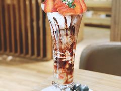 蛋糕士多啤梨朱古力芭菲-Ufufu cafe(天神巷店)