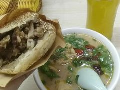 -洪峰浩老北京烧饼夹肉(角门路店)
