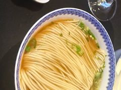 特色奥灶面配蟹肉XO酱-RIVIERA 松鹤楼(外滩店)