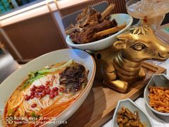 招牌牛大骨圆粉-百春原湖南牛肉粉(百联世纪店)