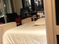 -喜鹊愉家酒店(郑州曼哈顿博览中心地铁站店)