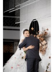 -MECCI婚礼摄影跟拍(红东方广场店)