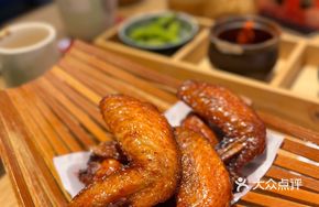Dombou's Fried Chicken Wings