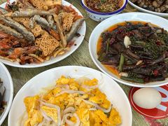 -丹水桥地锅鱼·翘嘴鲌·地方特色全鱼宴(丹江口大坝店)