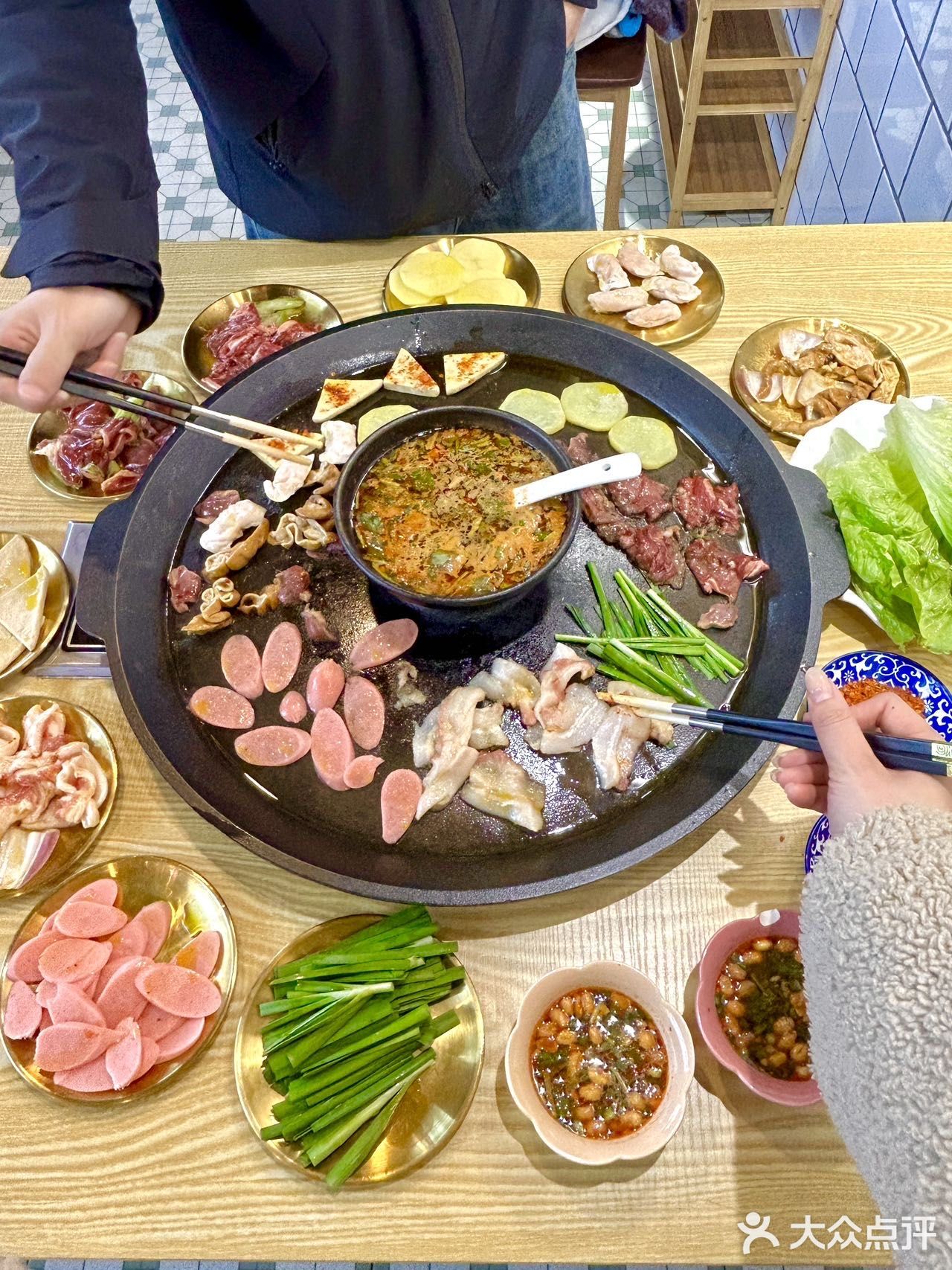 泉州首家!!贵州烙锅烤肉!!好好吃…