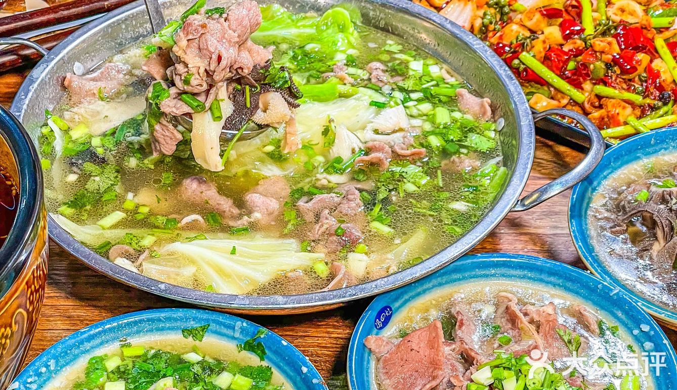 乐山美食｜人均40🔥开了30年的翘脚牛肉