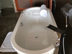 -三亚湾海居铂尔曼度假酒店