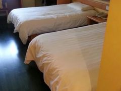 -如家酒店(青岛哈尔滨路万科城双山地铁站店)