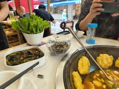 -鲁员外地锅鸡地锅鱼(古墩路店)