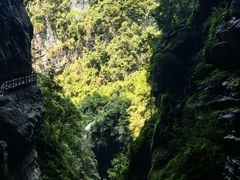 -龙水峡地缝景区