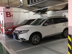 -环球港-停车场