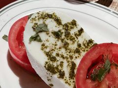 马苏里拉奶酪和牛排番茄-Wolfgang’s Steakhouse 沃夫冈牛排馆(上海白玉兰广场店)