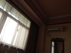 窗-维也纳酒店(深圳机场店)
