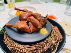 玻璃皮润烧乳鸽-大树餐厅(环球港店)