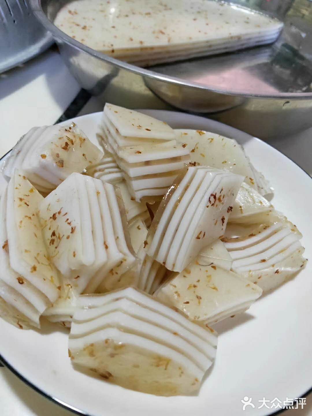 一次性杯子，马蹄粉，水，白糖