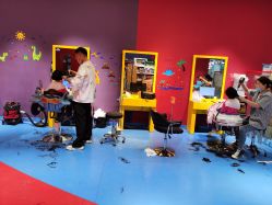 -Mini Me儿童美发王国(友好时尚购物城店)