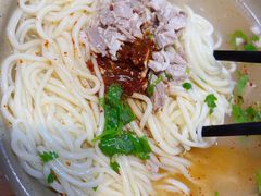 猪肘汤面-亮亮面馆(经六路店)