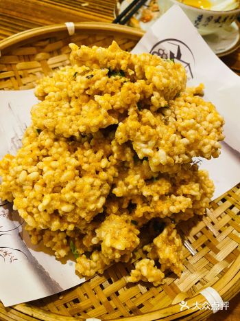菜品是农家菜的那种，适合家庭聚餐和商务
